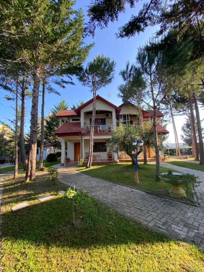 Hotel Garden Villa Ardo Golem  Exterior photo